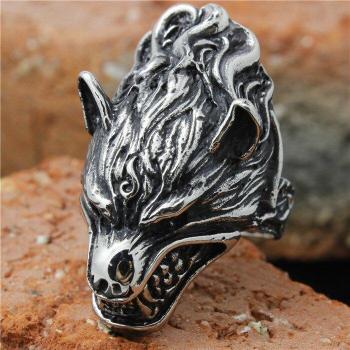 Coole Herrenringe mit Wolfsmotiv