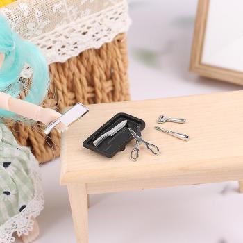 Couteau, ciseau et éplucheur miniatures pour maison de poupée Koolmei 1:12