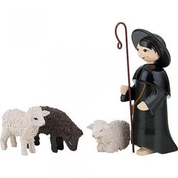 ULMIK Hirte mit drei Schafen, farbig (7 cm)