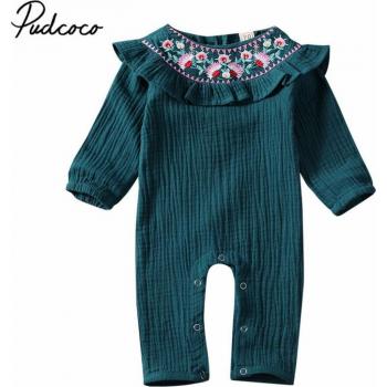 Ropa de bebé con bordado de flores y mangas largas