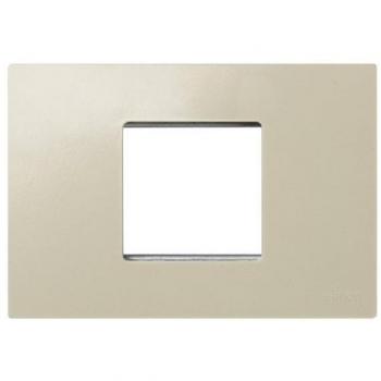 PLACA AMERICANA SIMON 27 PLAY CON 2 MÓDULOS ESTRECHOS Y 1 MÓDULO ANCHO MARFIL 0701136735 SIMON