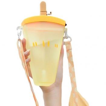 Bouteille d'eau glacée pastèque avec paille pour enfants