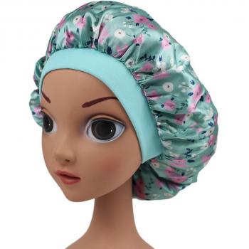 Bonnet de nuit en satin pour cheveux de bébé