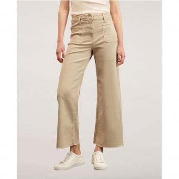Pantalón cropped de mujer con bajo deshilachado