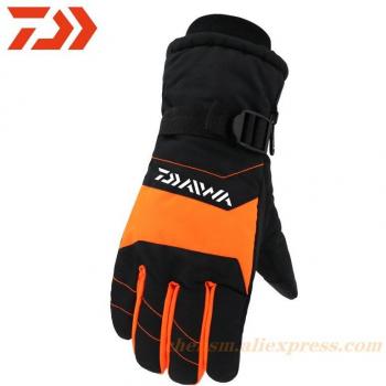 Dawa Winter Camo Fishing Gloves for Men with Hand Warmer