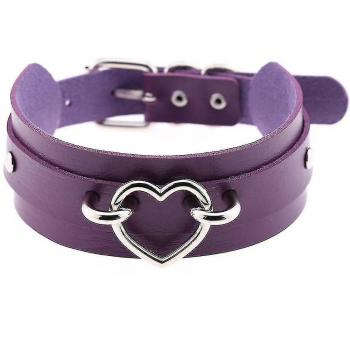 Collier ras de cou cœur rose clouté à la mode sombre
