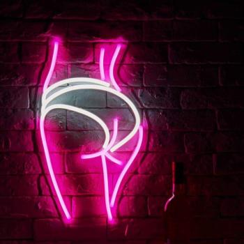 Decoración de pared con luces de neón