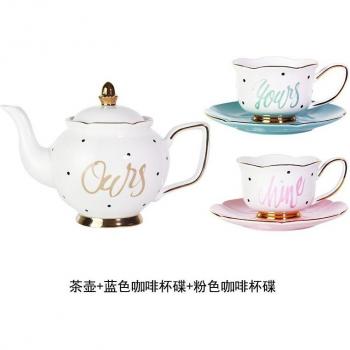 Juego de té elegante dorado