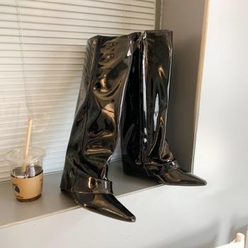 Botines hasta la rodilla con punta puntiaguda