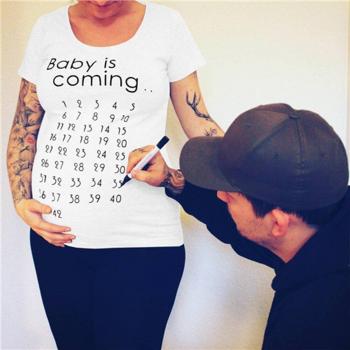 Mutterglück kurzärmliges Shirt mit Baby‑Druck