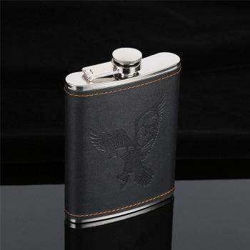 Flacon de voyage en métal pour whisky