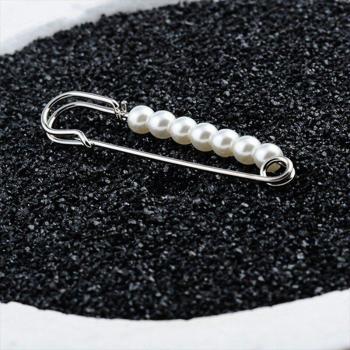 Broche décorative en perles pour hommes