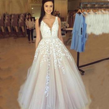 Robe de mariage à épaules nues en dentelle blanche M
