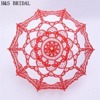 Hochzeitsregenschirm mit romantischer Spitze