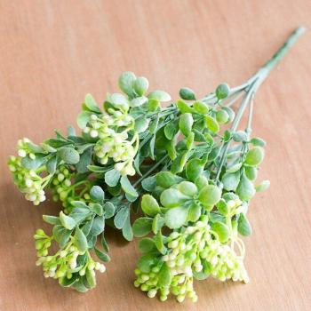 Mini Leaf Berry Floral Display