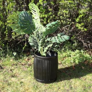 MELODY MAISON Black & Gold Metallic Medium Planter