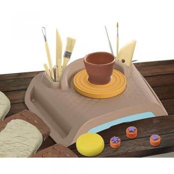 Tour de poterie pour jeunes artistes