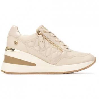 Zapatillas casuales XTI 144380 beige con cremallera