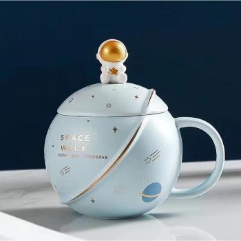 Ceramic Astronaut Drinkware with Lid and Spoon