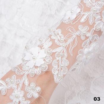 Accessoires de Mariée : Gants Blancs avec Détails Perlés