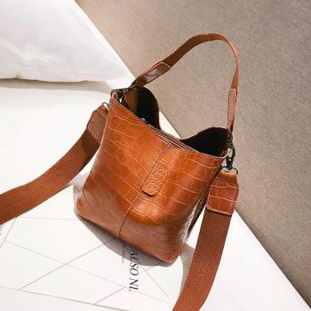 Bolso de Hombro de Cuero Vintage con Estampado de Piedra