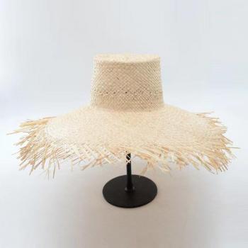Sombrero de Rafia con Ala Ancha