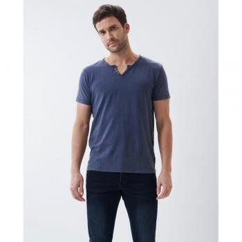 Camiseta Azul de Hombre con Cuello Pico Salsa
