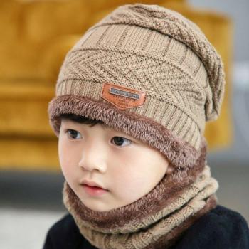 Gorro de lana con protección para oídos