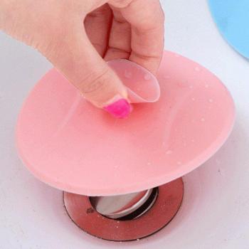 Outil de cuisine pour réservoir de toilette