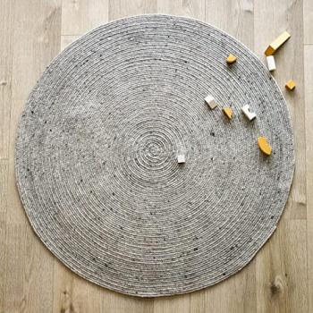 Tapis Linéaire Neethu – Gris Subtil 110 cm
