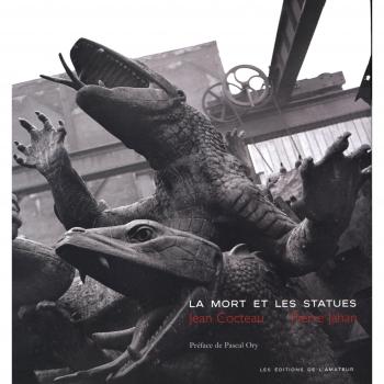 La mort et les statues