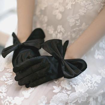 Gants de mariage en dentelle noire