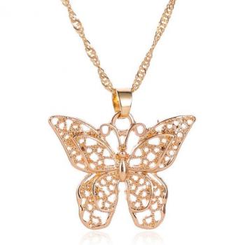 Collier en or avec pendentif en forme de cœur