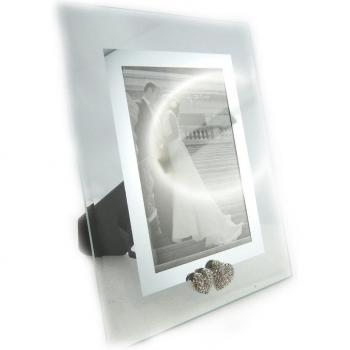 Elegant Edge: Lily’s Chrome Silver Frame
