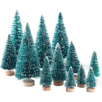 Kleiner Weihnachtsbaum mit Frost für Schreibtisch