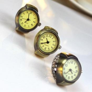 Reloj de anillo para enamorados con diseño vintage
