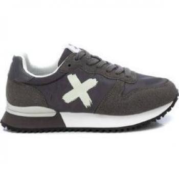 Zapatillas de deporte XTI 142804 en color gris para hombre