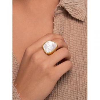 Anillo Grande de Acero Bañado en Oro de 18 Kt con Motivo Nácar