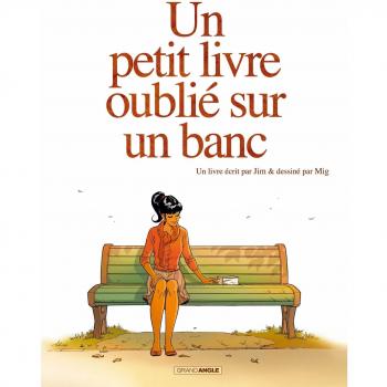Un petit livre oublié sur un banc
