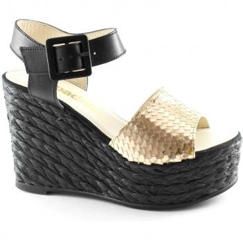 Sandalina in pelle nera con fibbia a zeppa