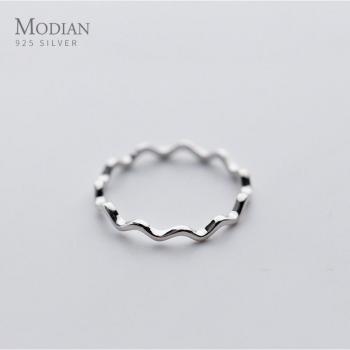 Glossy Simple Wave Ring in 925 Sterling Silver