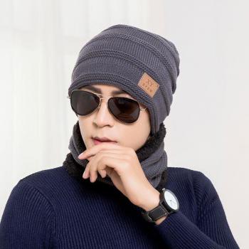 Fleece-Lined Men's Skull Cap and Scarf Duo
