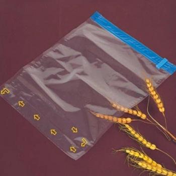 Sac de natation roulé à la main pour compression sous vide de vêtements