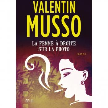 La femme à droite sur la photo