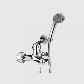 Mezclador exterior de bañera cromado Paini con ducha y soporte de pared