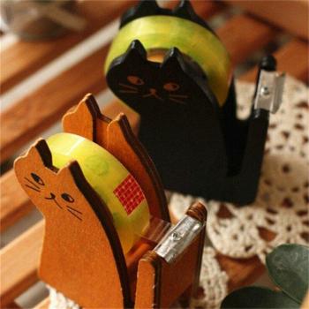 Distributeur de ruban mignon en bois