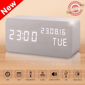 Horloge LED avec Fonction d'Activation Sonore