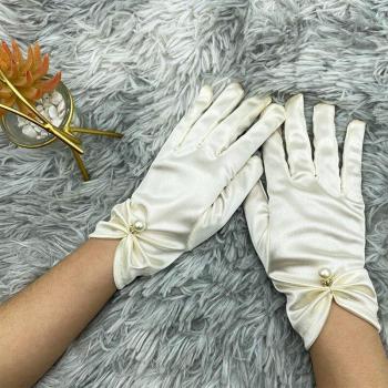 Etiqueta Roja Blanca Guantes Formal