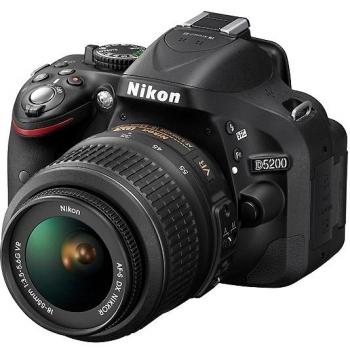 Kamera Reflejo Nikon D5200 18/55 con Caja de Almacenamiento