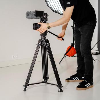 Trípode Profesional Caruba Videostar 180 Pro con Cabeza de Fluido